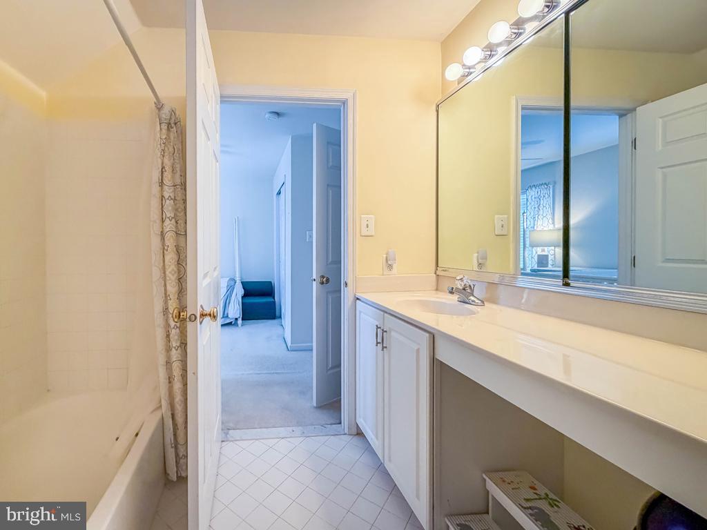 BRIDLE ESTATES - Residential