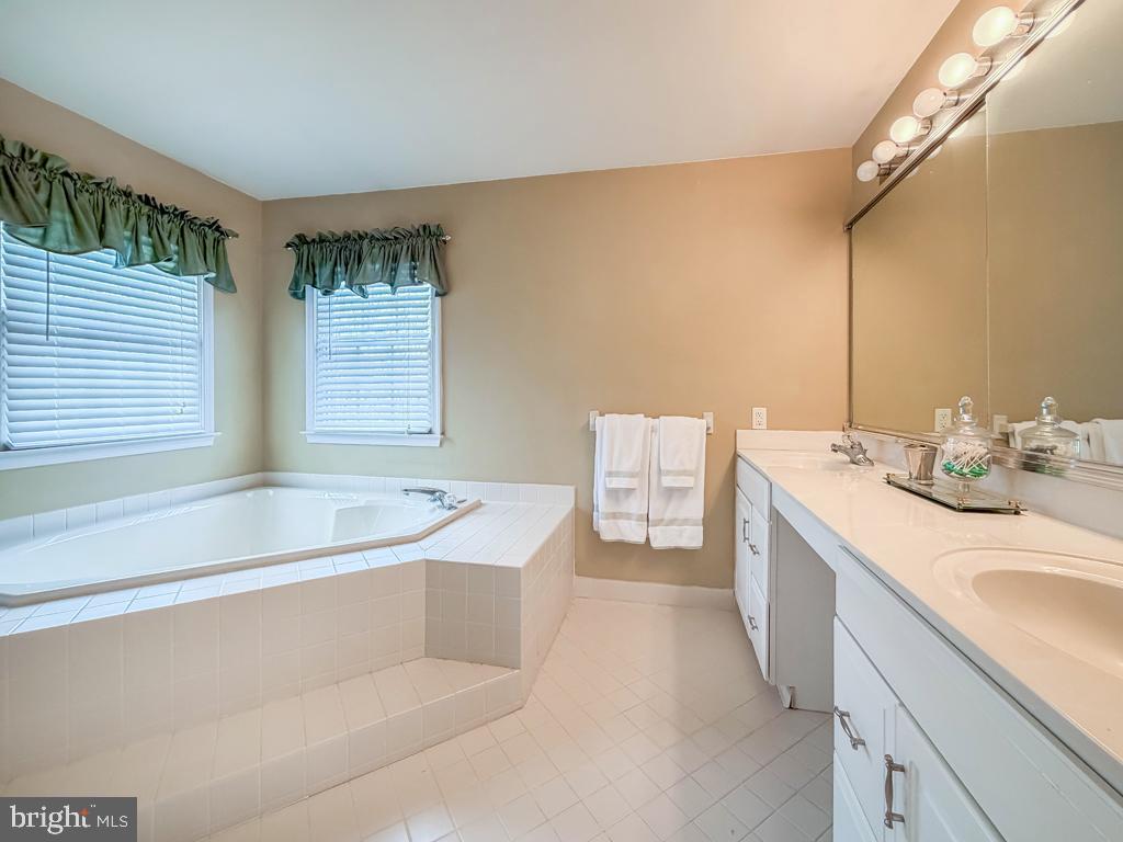 BRIDLE ESTATES - Residential