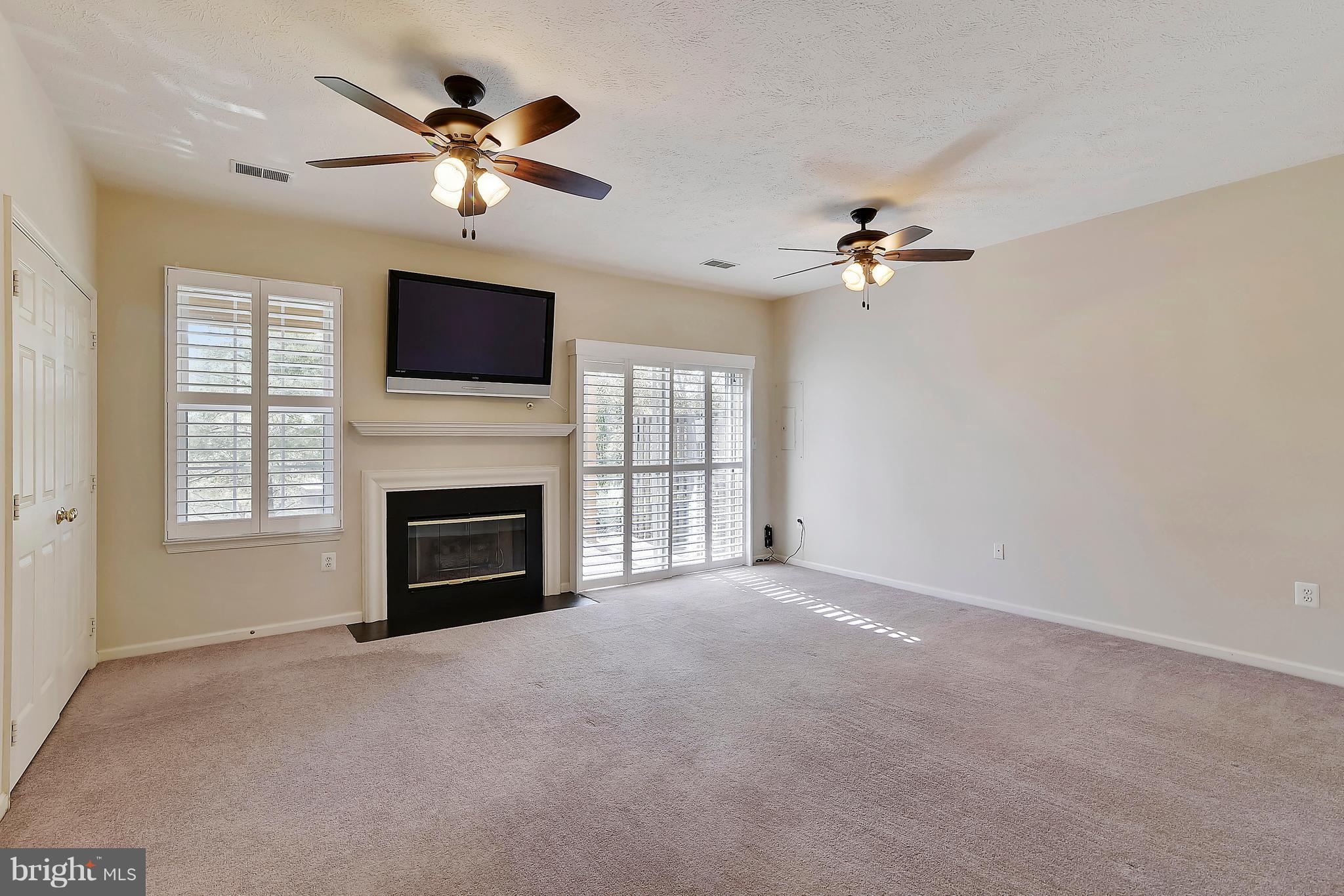 ASHBURN VILLAGE - Residential