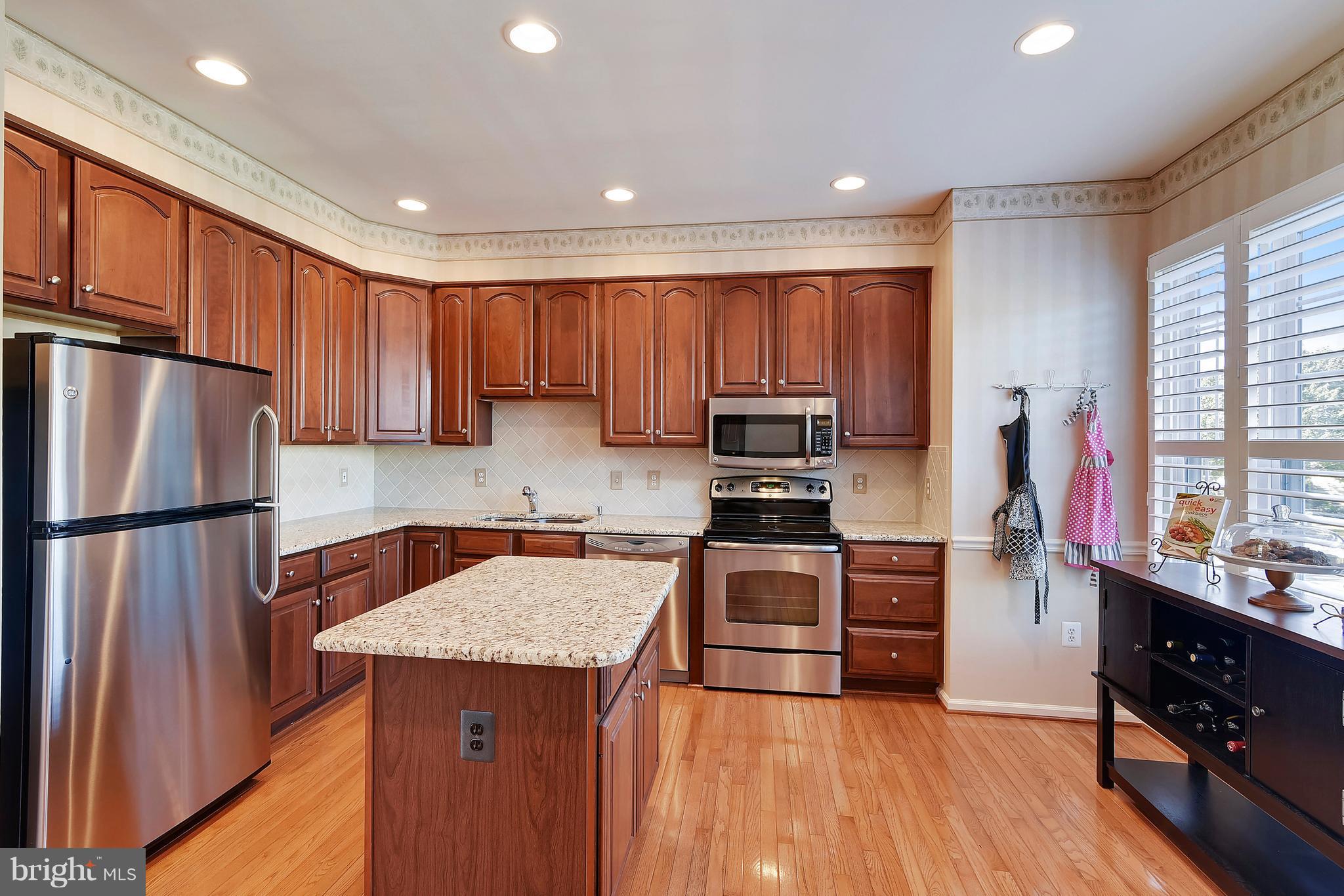 ASHBURN VILLAGE - Residential