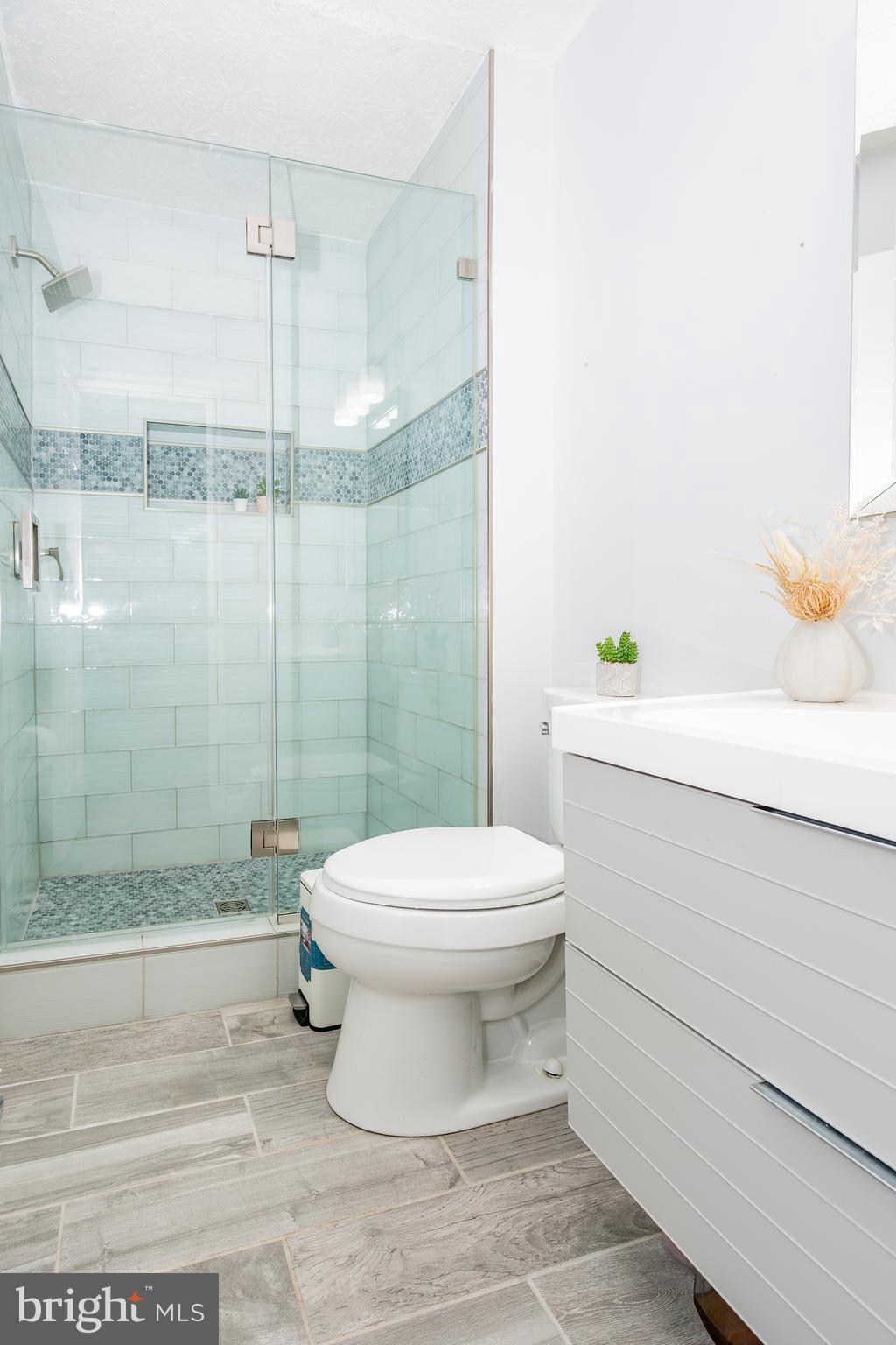 GUNNERS LAKE VILLAGE - Residential