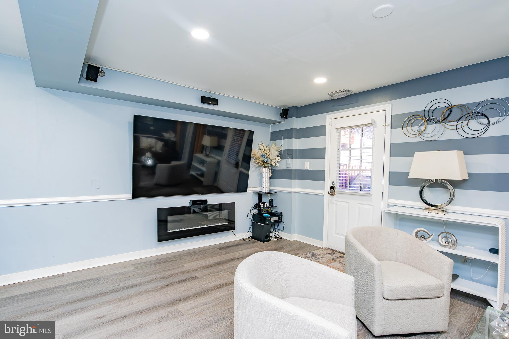 GUNNERS LAKE VILLAGE - Residential