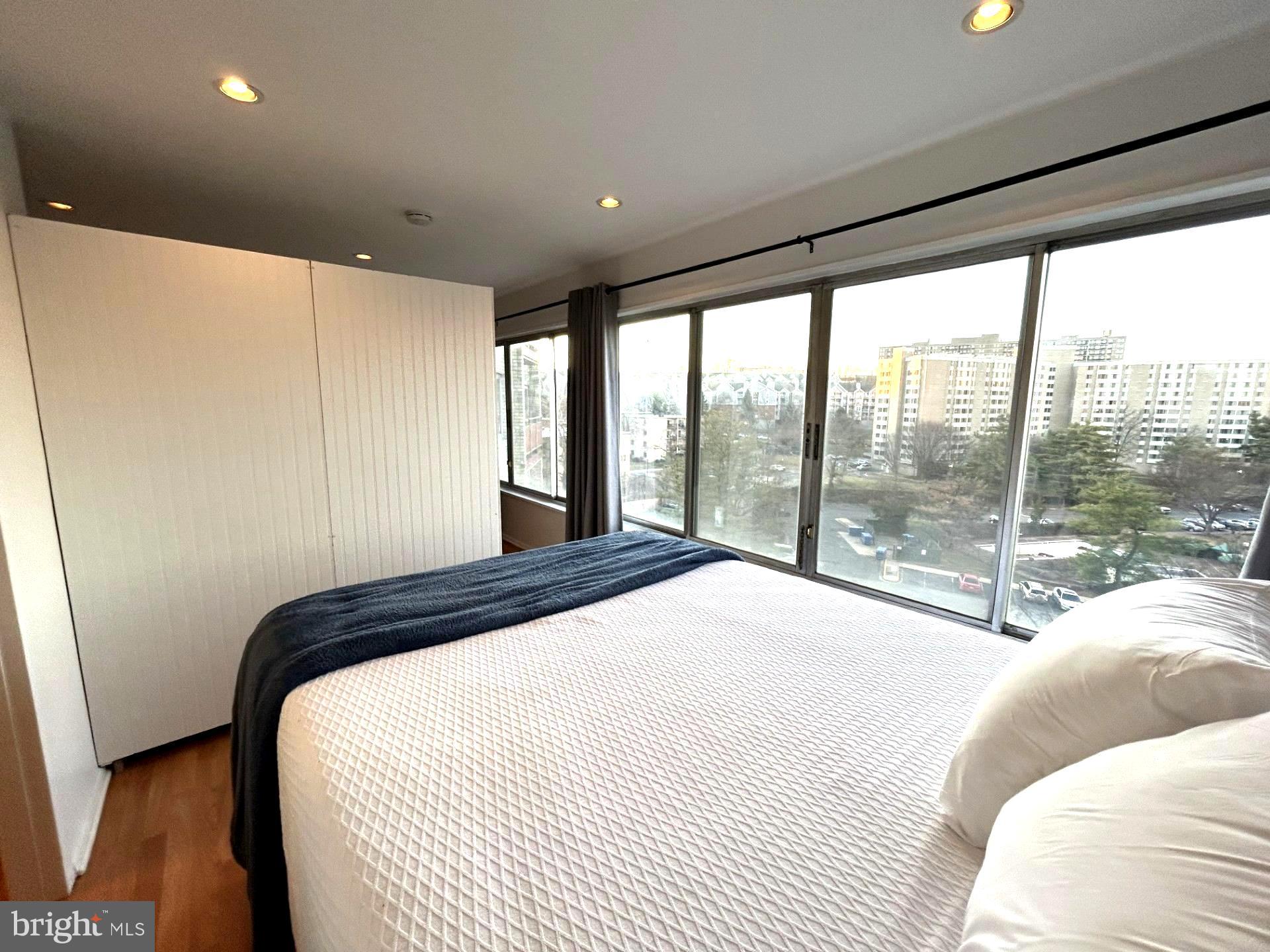 PAVILION ON THE PARK - Residential