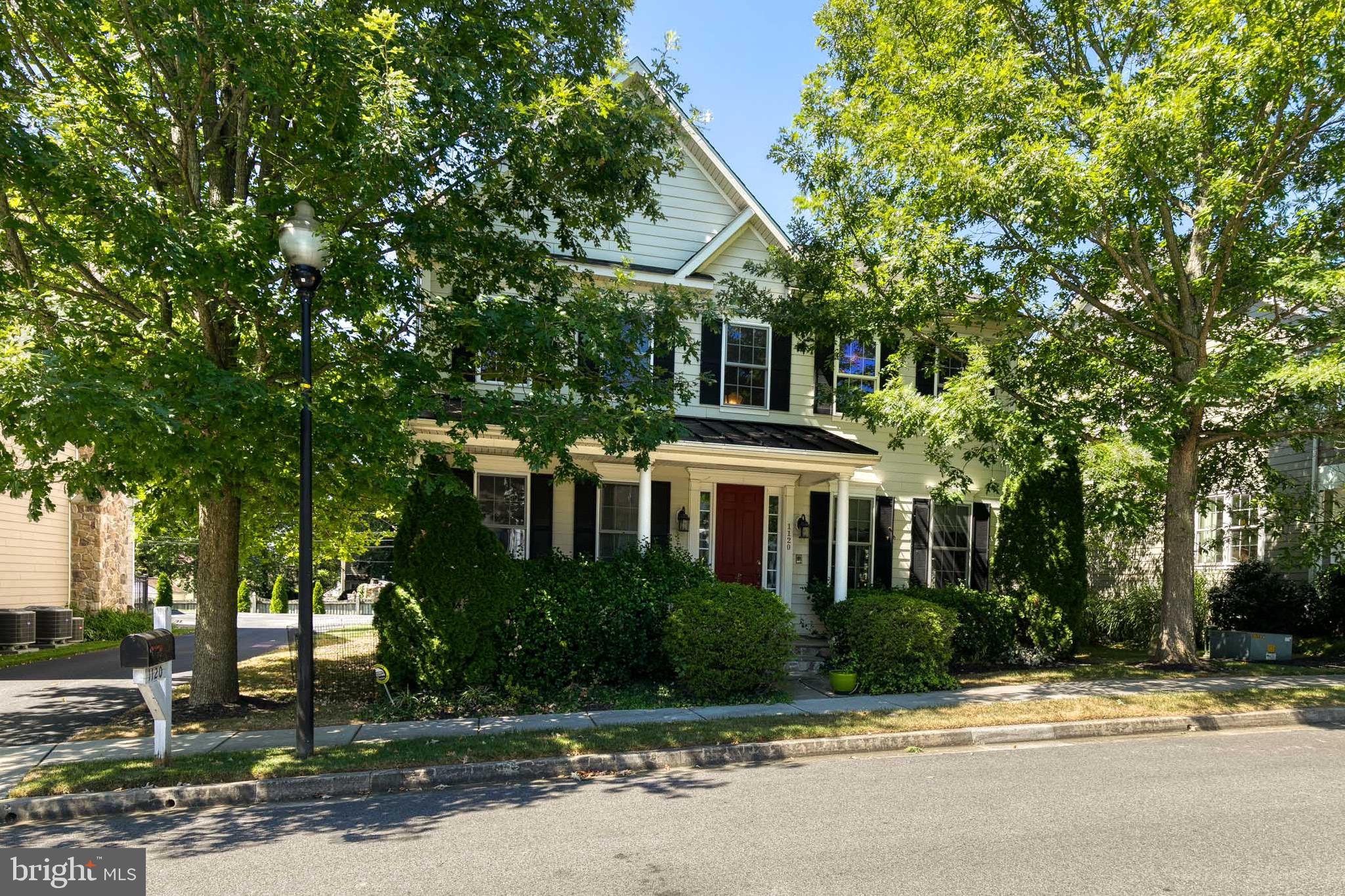 NORTH ROLAND PARK - Residential