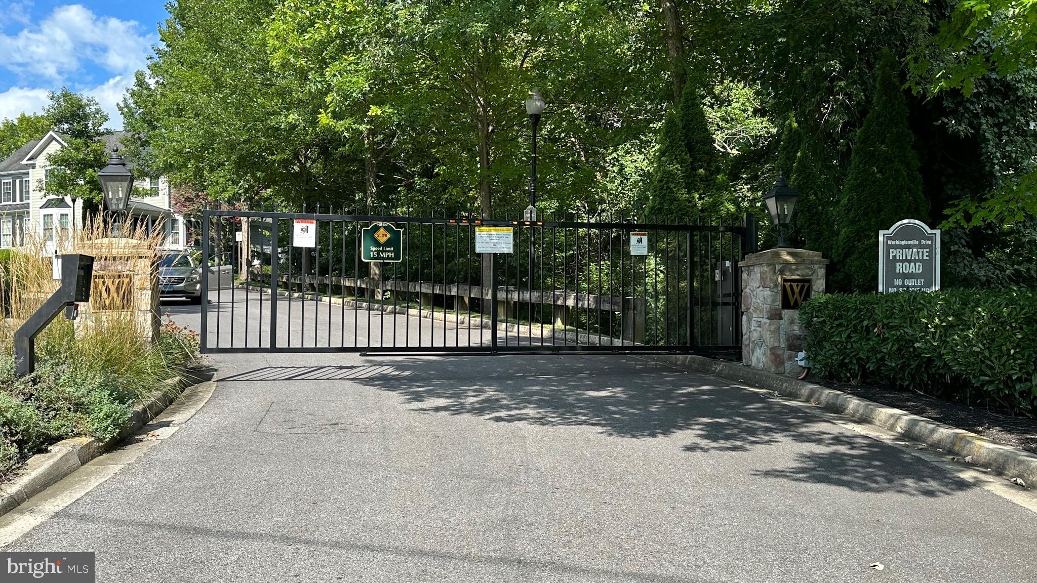 NORTH ROLAND PARK - Residential