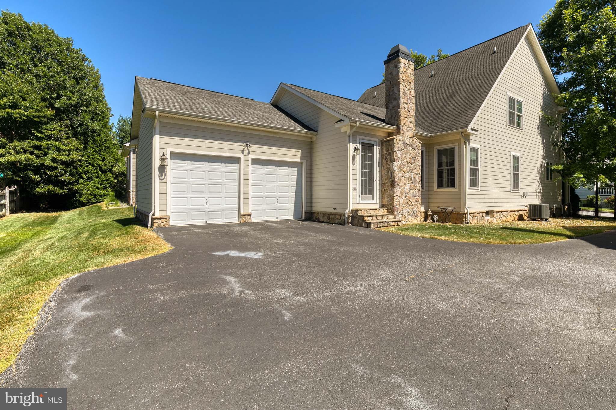 NORTH ROLAND PARK - Residential