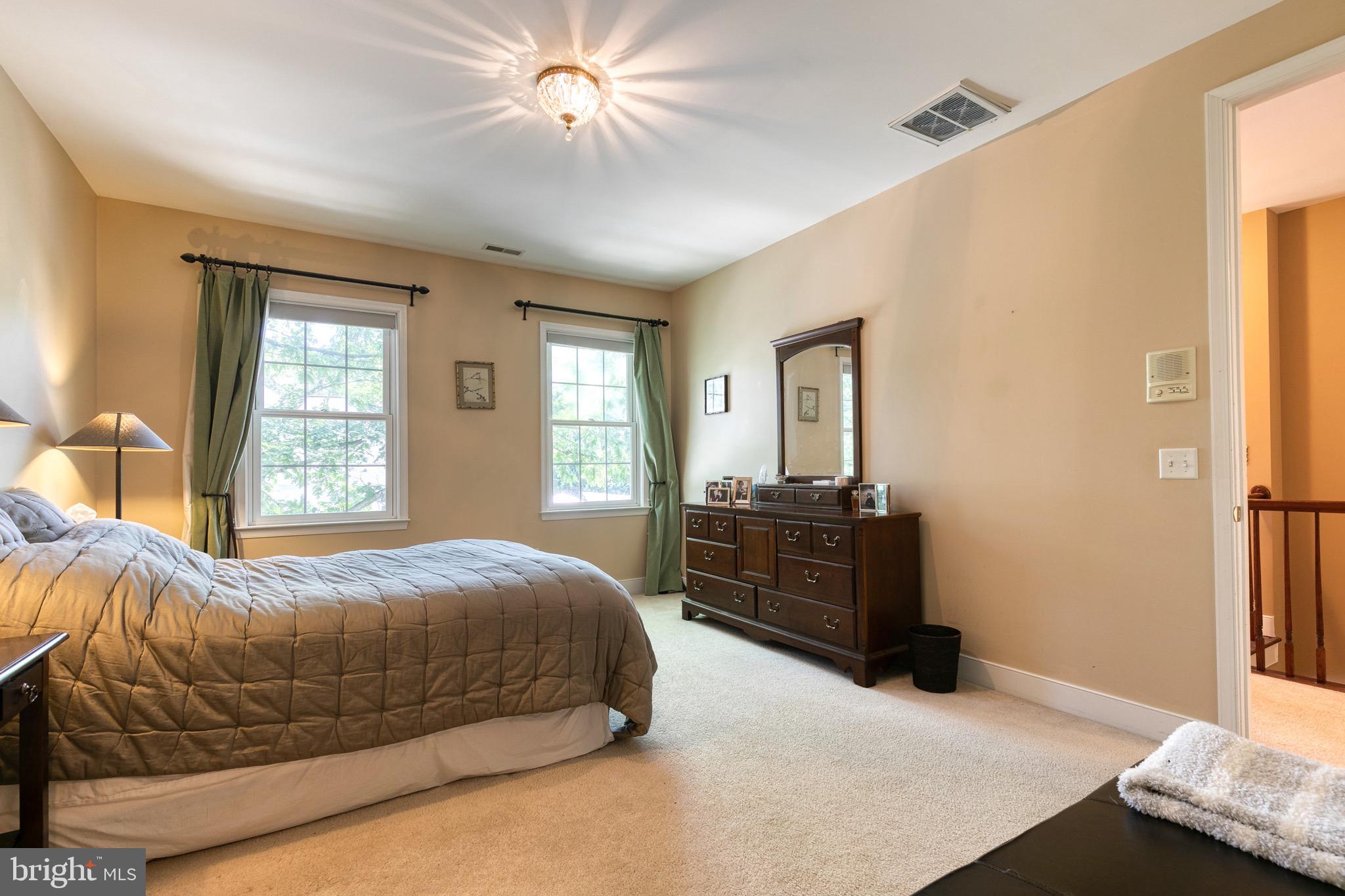 NORTH ROLAND PARK - Residential