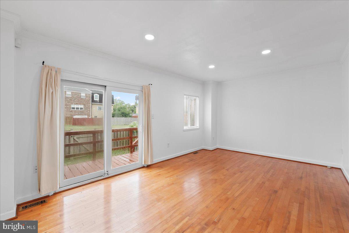 SOUTHGATE WOODS TOWNHOUSES - Residential Lease