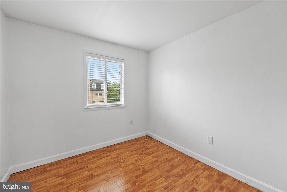 SOUTHGATE WOODS TOWNHOUSES - Residential Lease