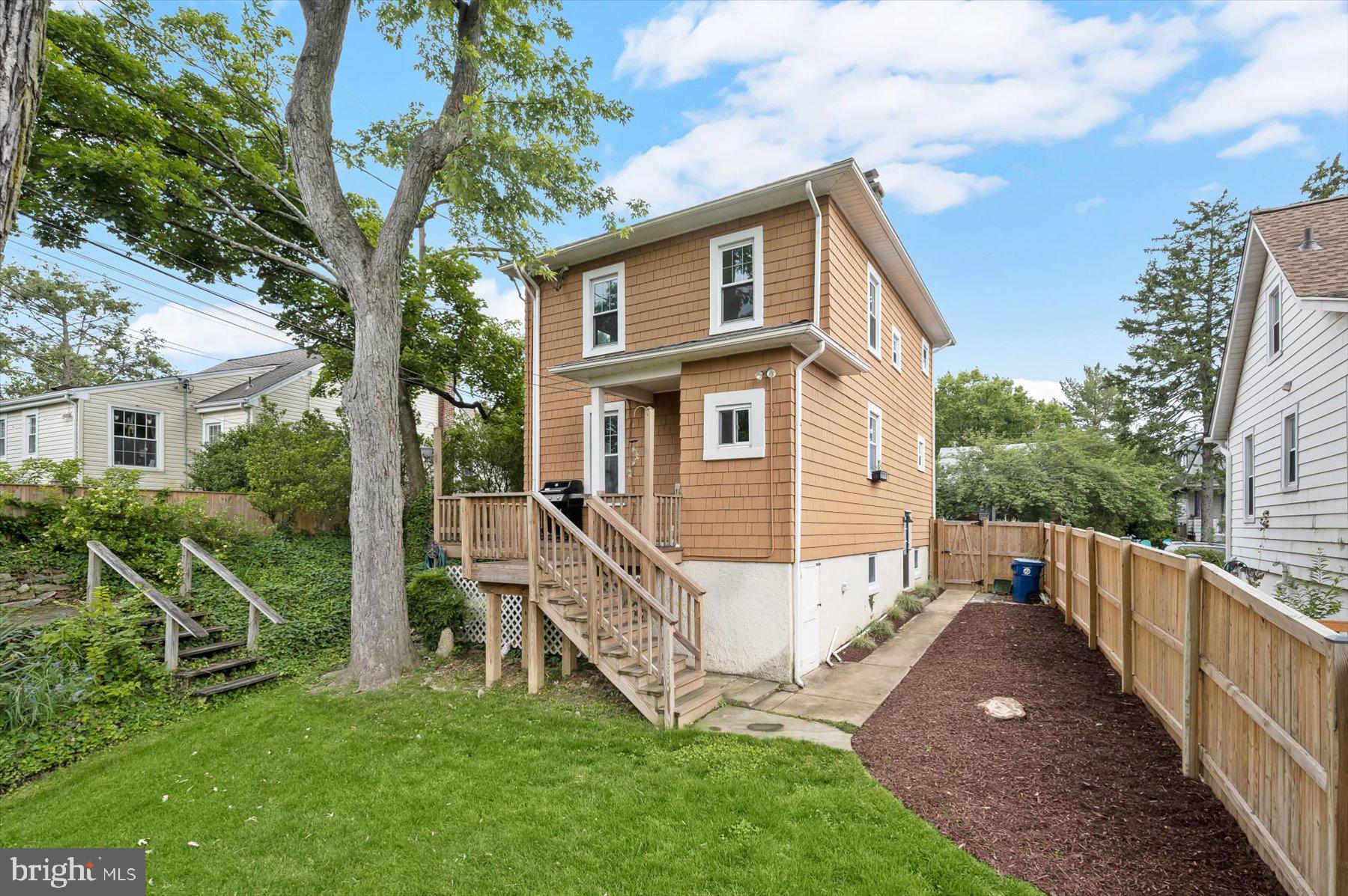 LAKE EVESHAM - Residential