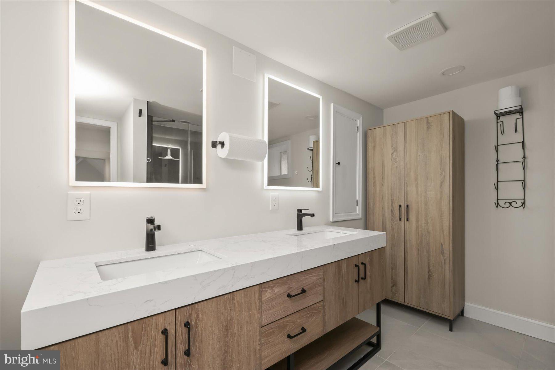 LAKE EVESHAM - Residential