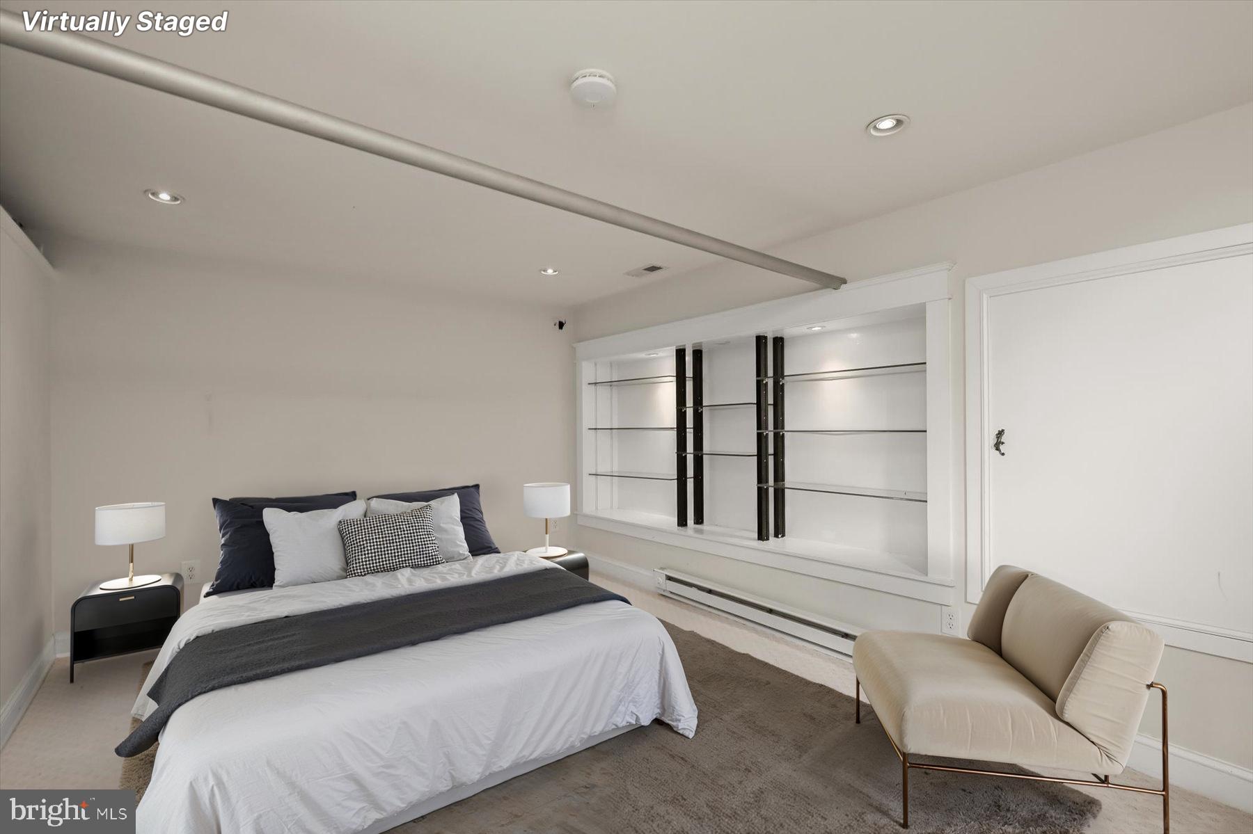 LAKE EVESHAM - Residential