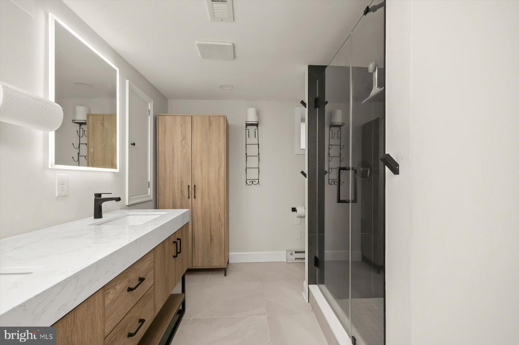 LAKE EVESHAM - Residential