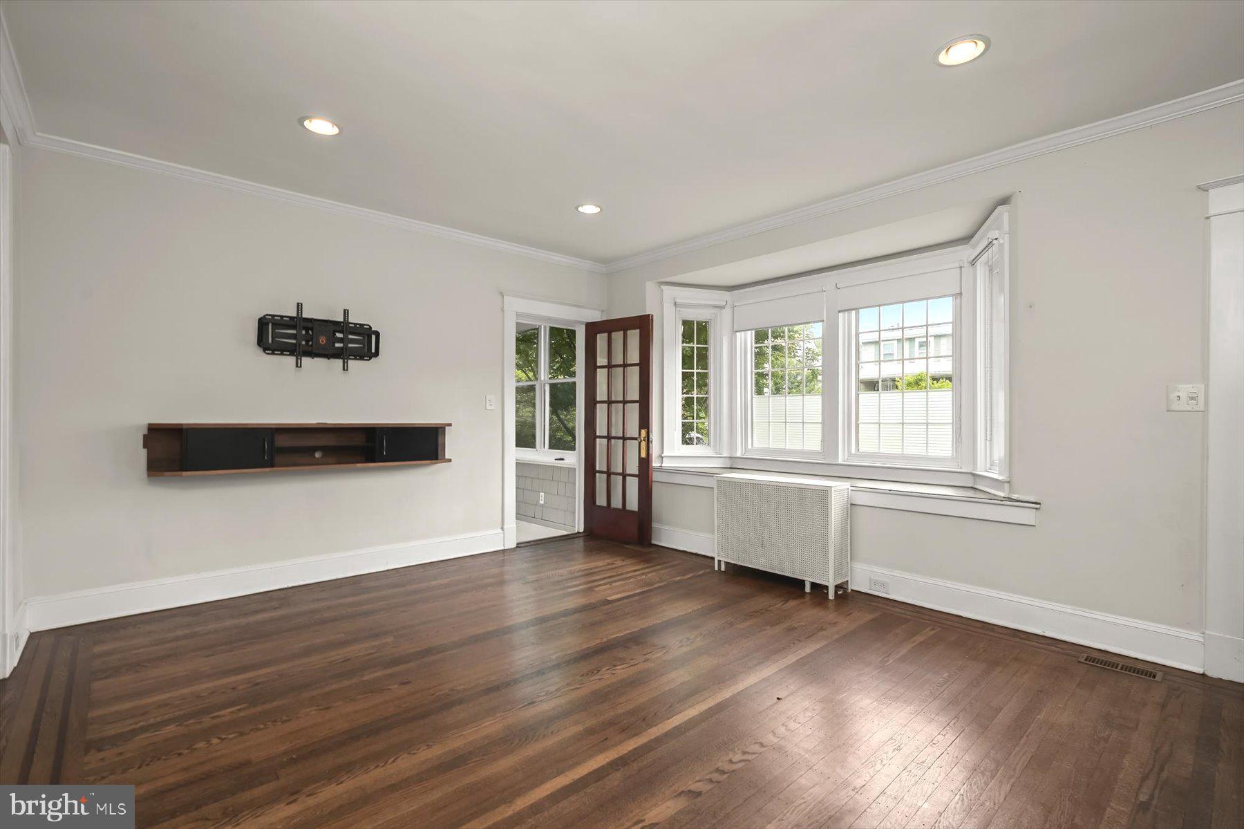 LAKE EVESHAM - Residential
