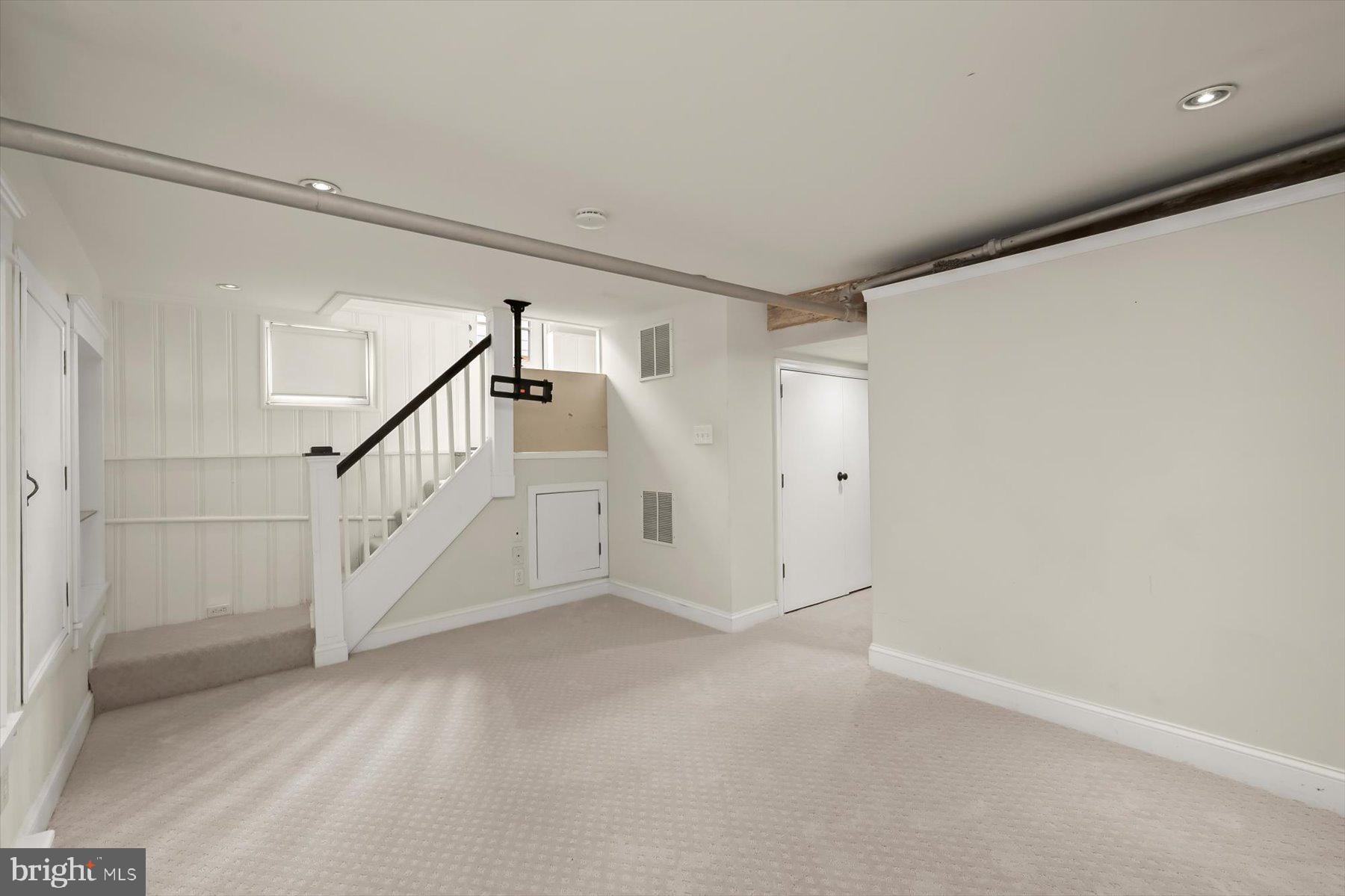 LAKE EVESHAM - Residential