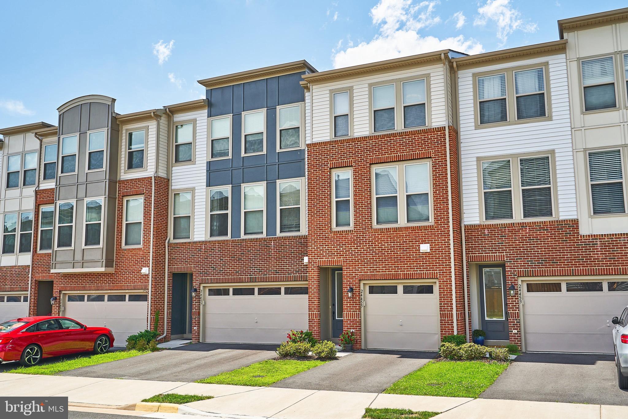 GLASCOCK FIELD AT STONE RIDGE - Residential