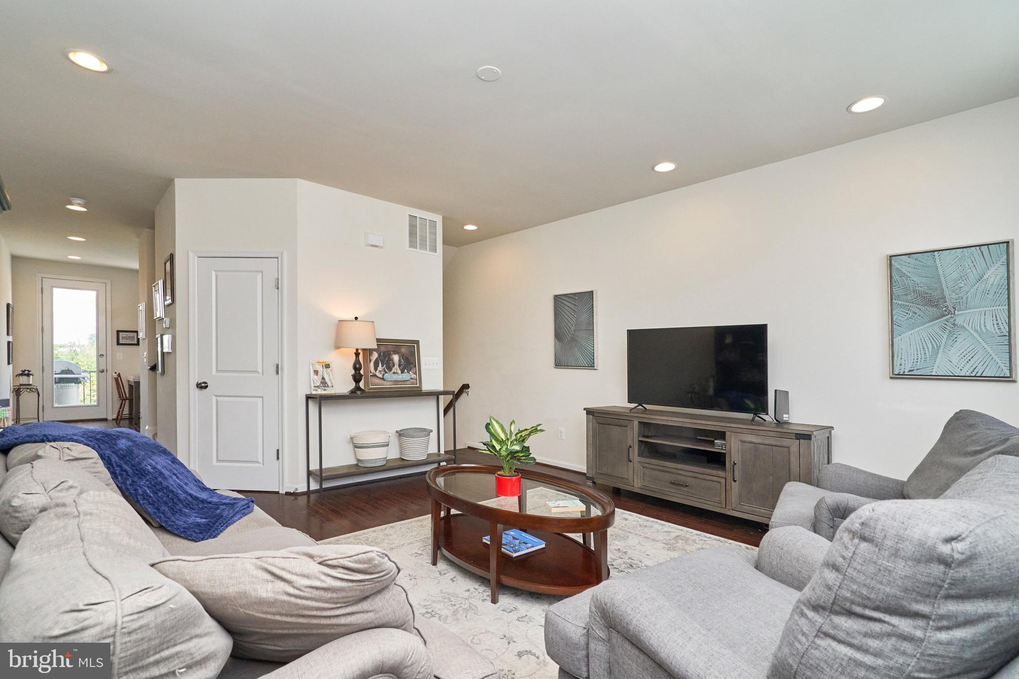 GLASCOCK FIELD AT STONE RIDGE - Residential