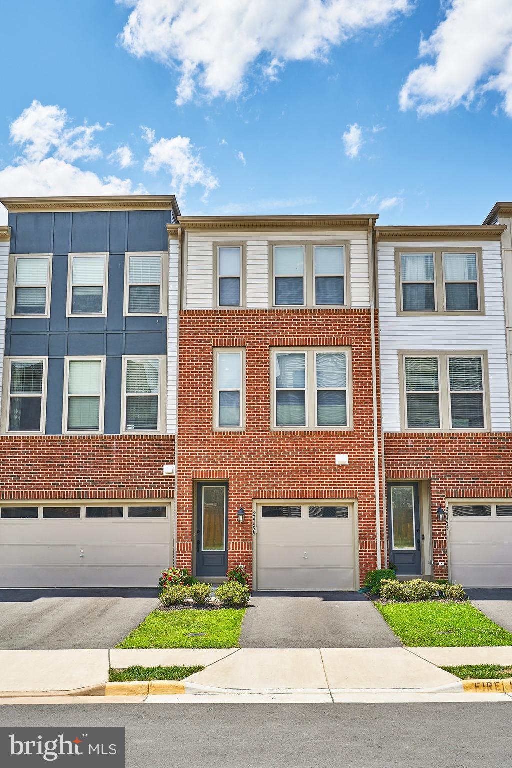 GLASCOCK FIELD AT STONE RIDGE - Residential