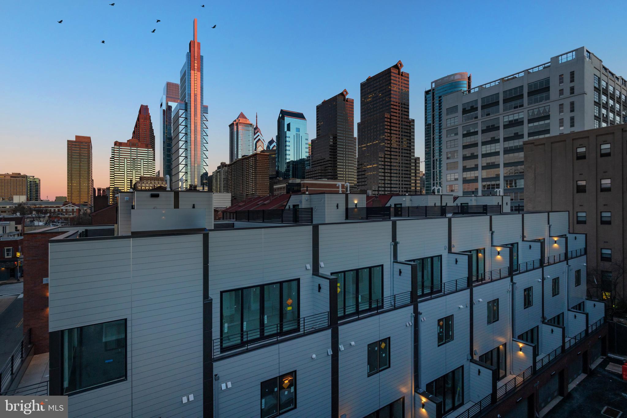 LOGAN SQUARE - Residential