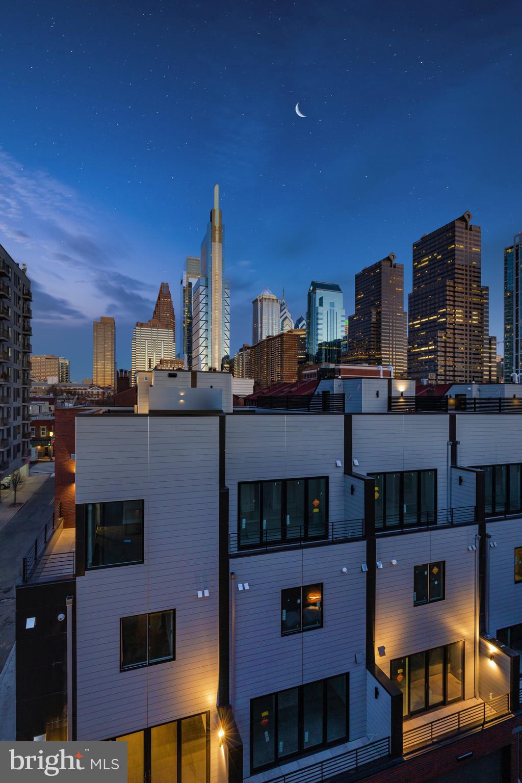 LOGAN SQUARE - Residential