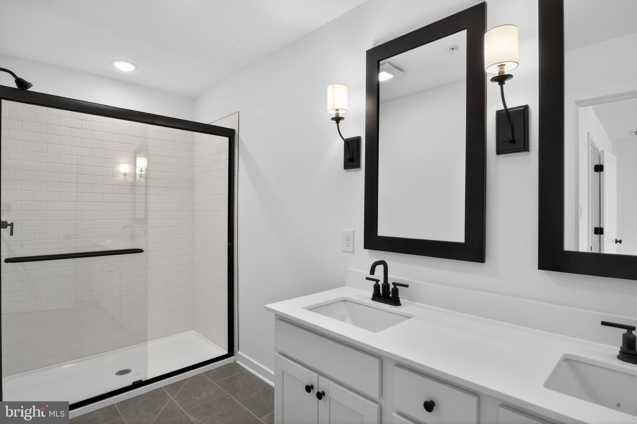 NORTH POINTE COMMONS - Residential