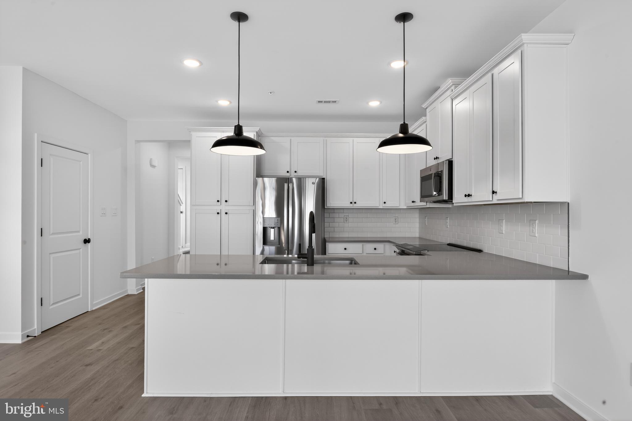 NORTH POINTE COMMONS - Residential