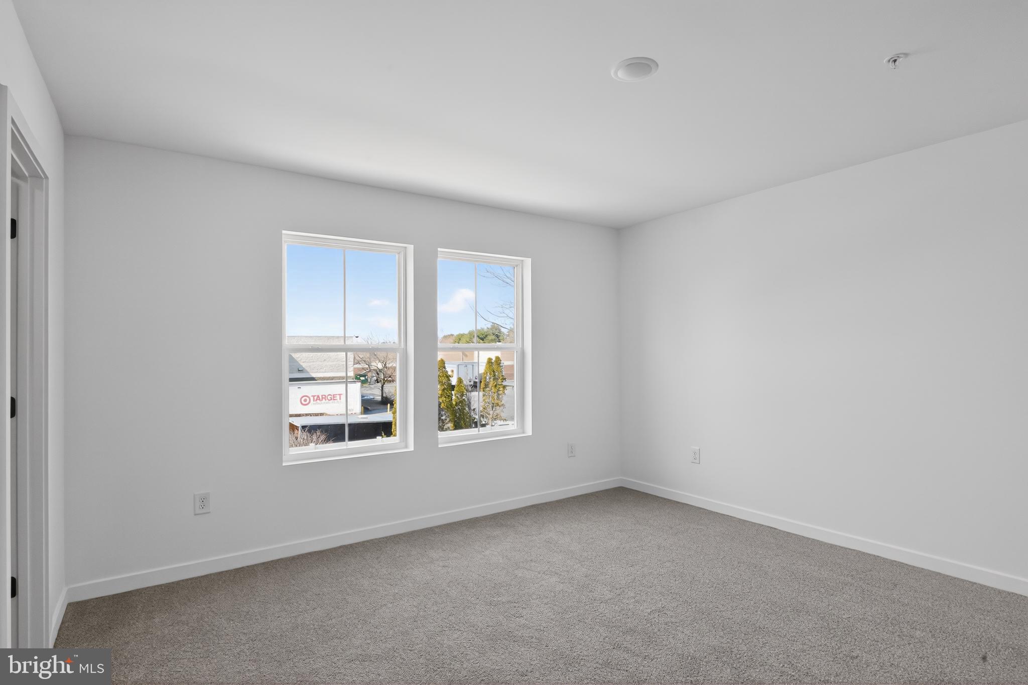 NORTH POINTE COMMONS - Residential