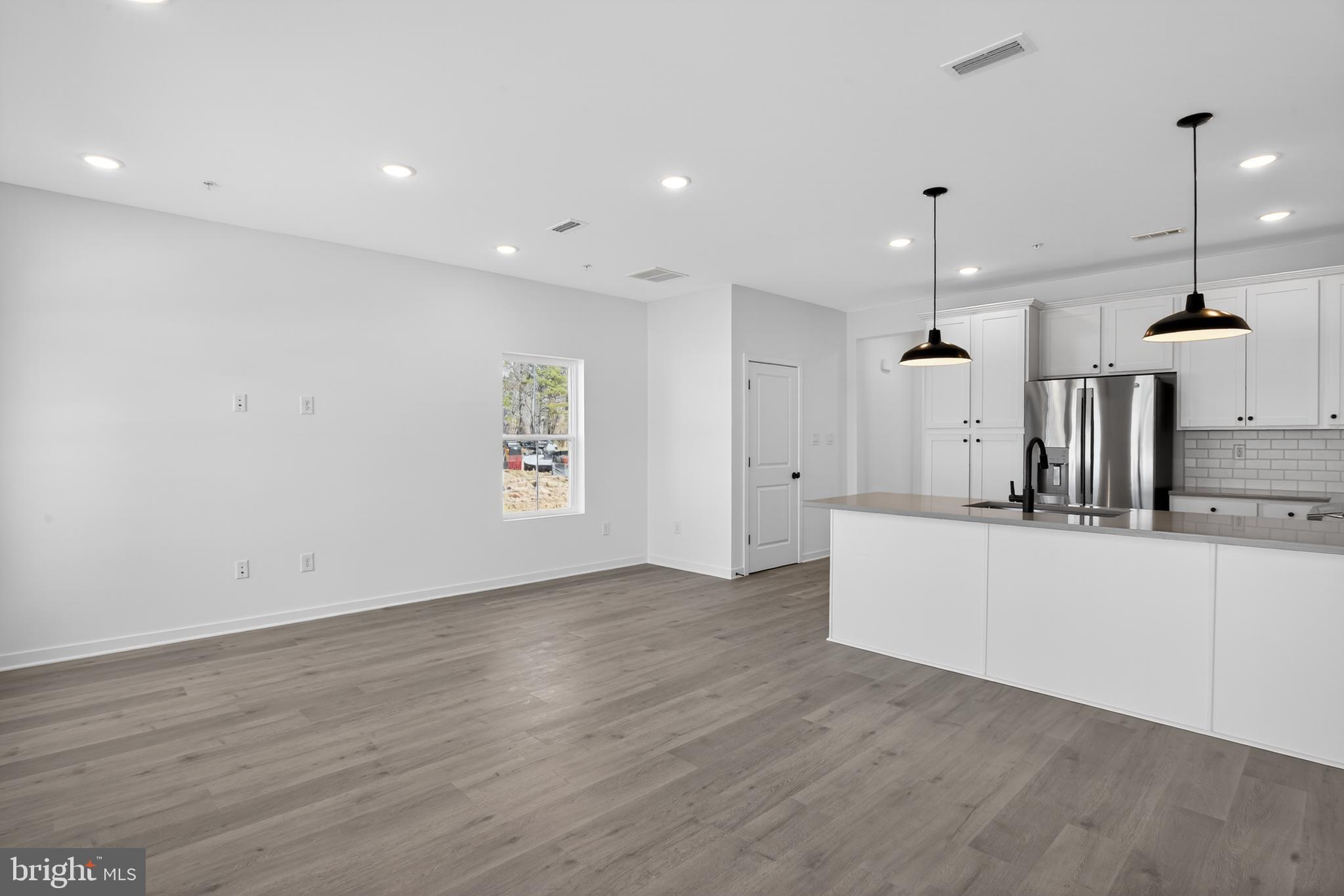 NORTH POINTE COMMONS - Residential