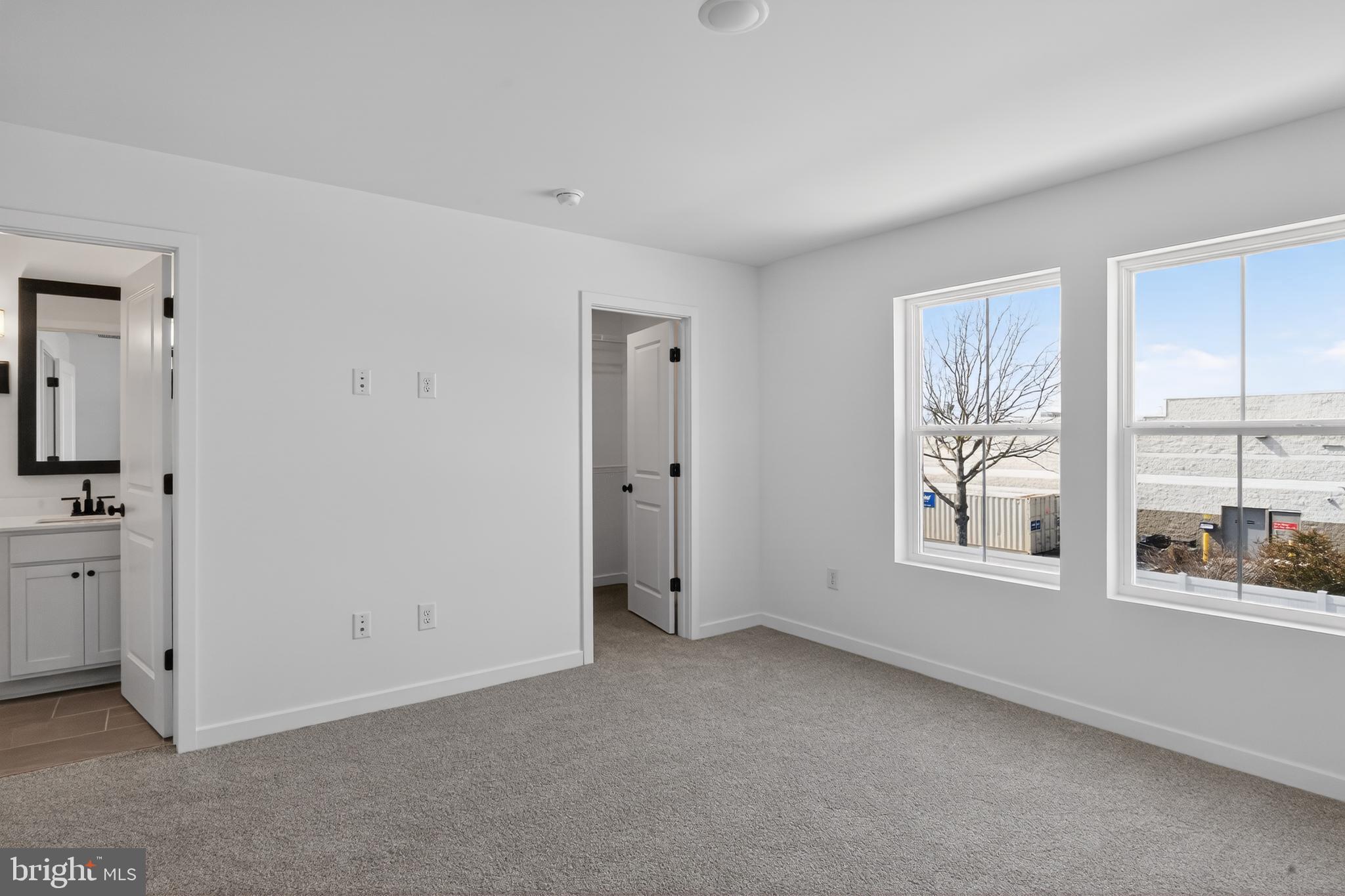 NORTH POINTE COMMONS - Residential