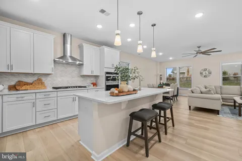 6266 Zinnia Lane, Haymarket, VA MLS: VAPW2110176