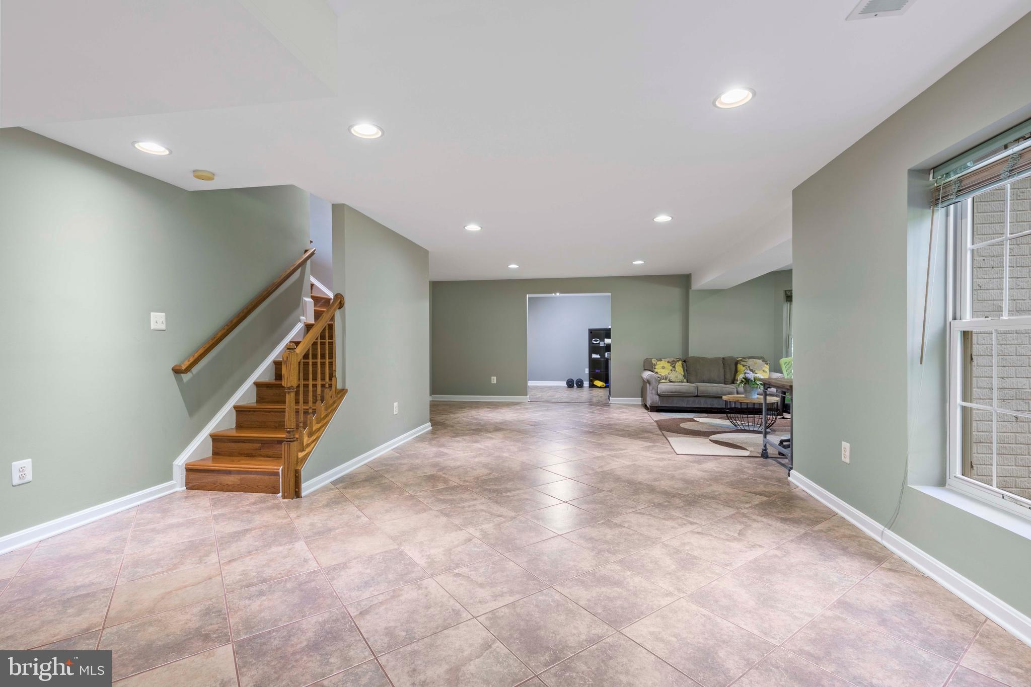 HIGHLAND OAKS - Residential Lease