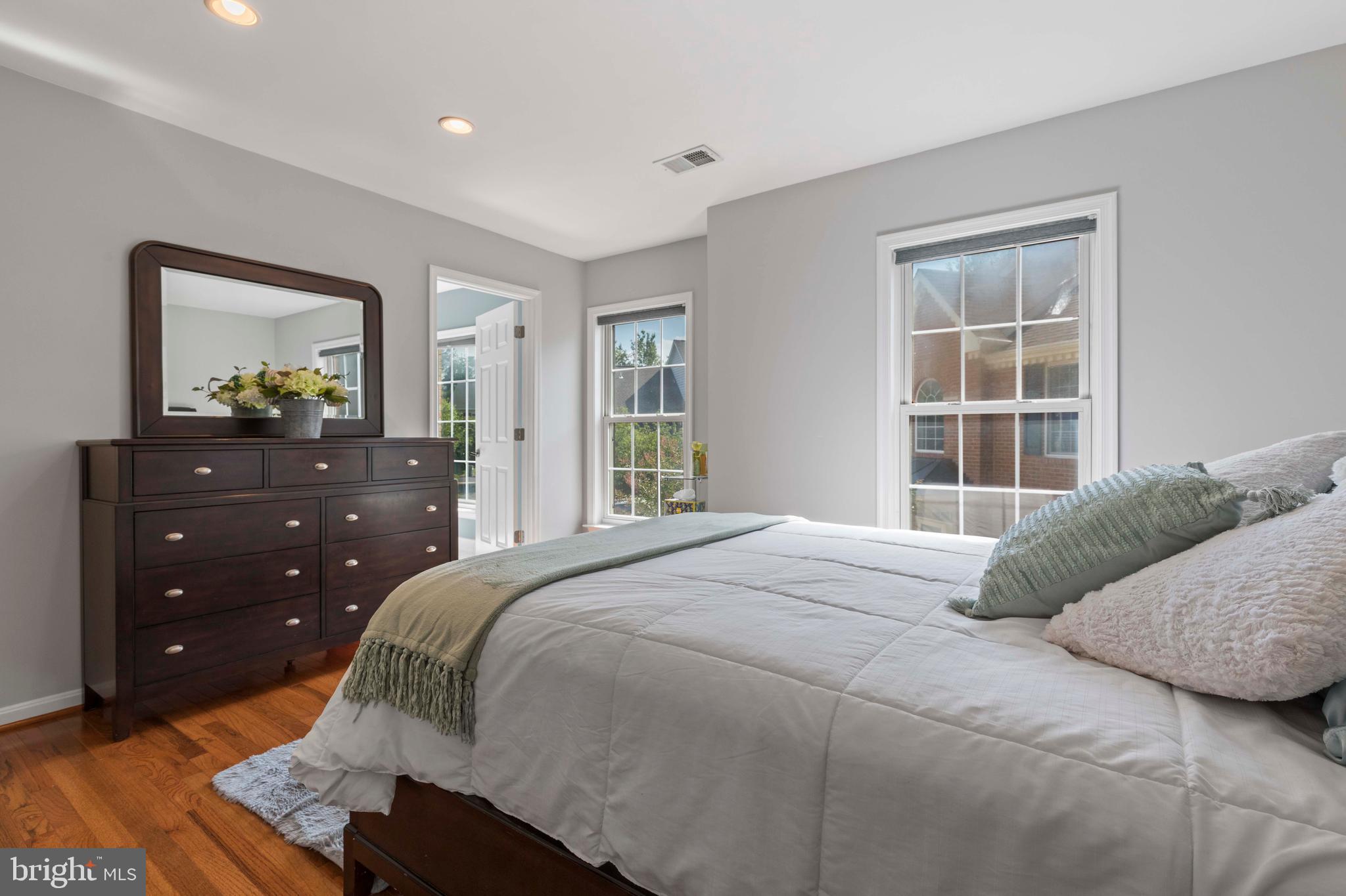 HIGHLAND OAKS - Residential Lease