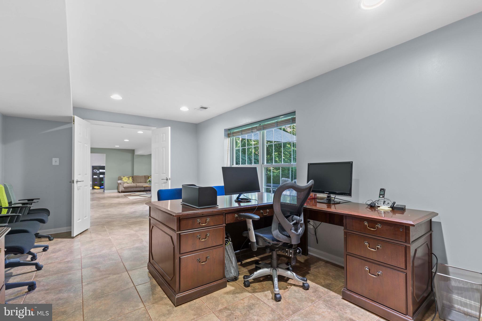 HIGHLAND OAKS - Residential Lease