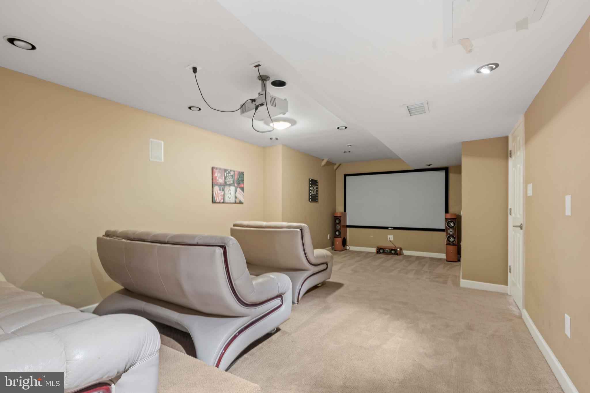 HIGHLAND OAKS - Residential Lease