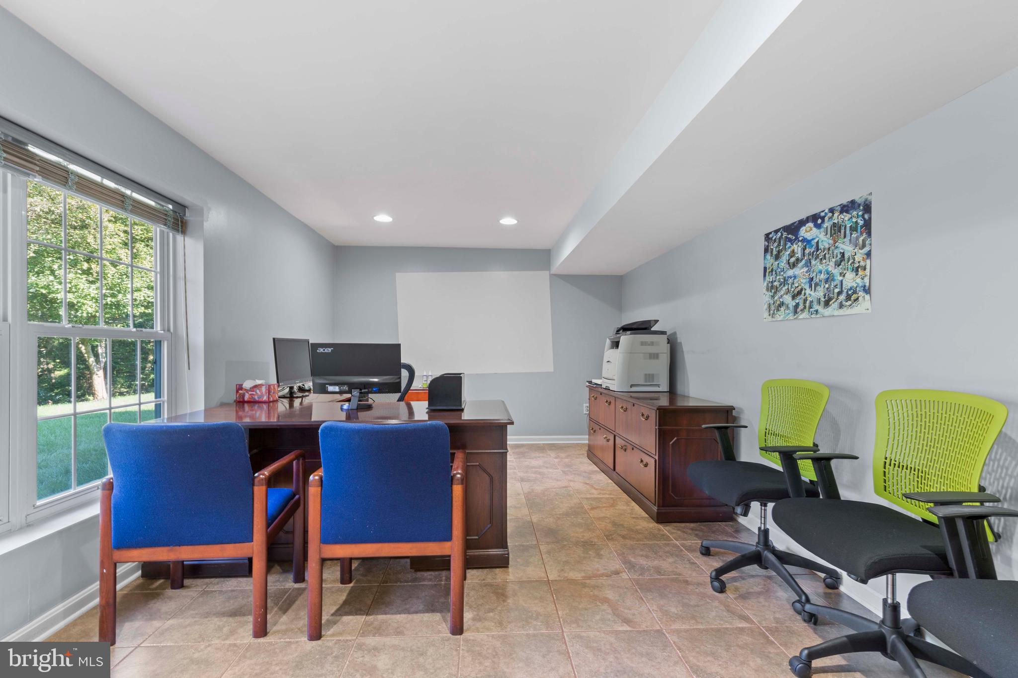 HIGHLAND OAKS - Residential Lease