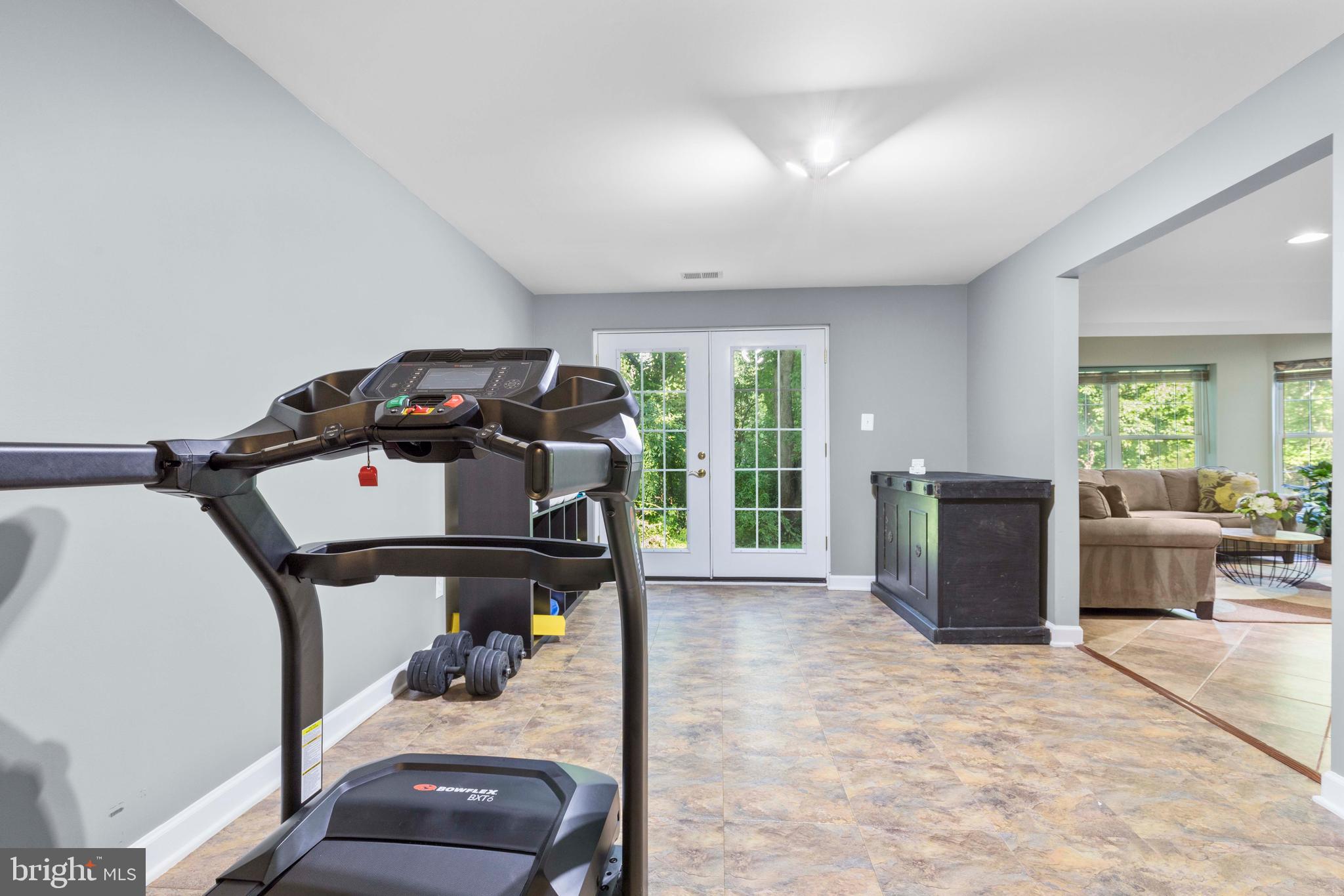 HIGHLAND OAKS - Residential Lease