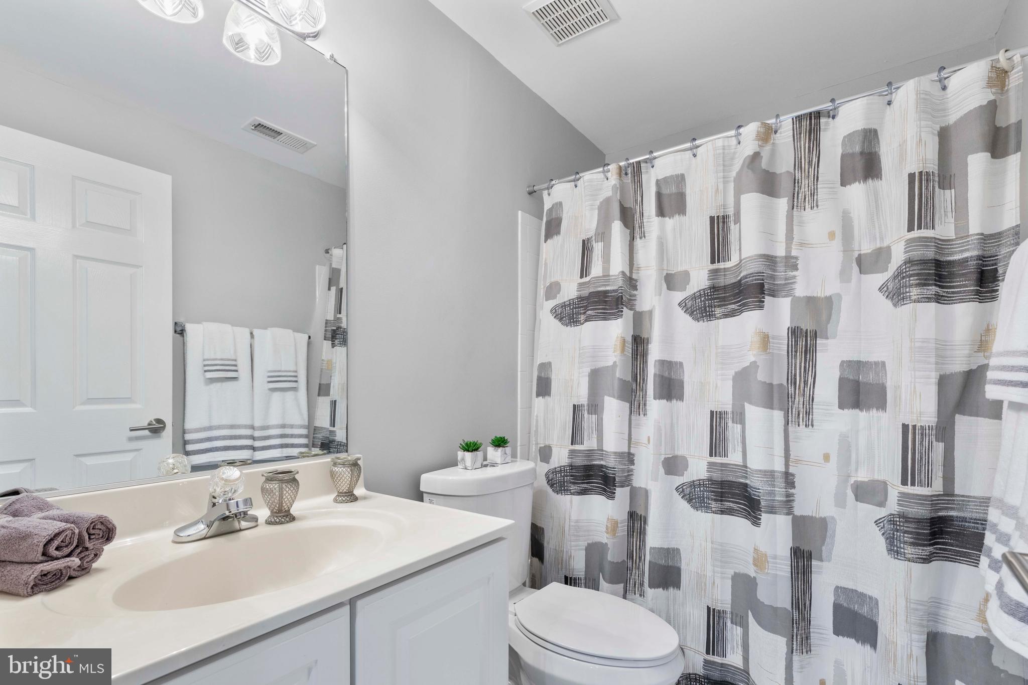 HIGHLAND OAKS - Residential Lease