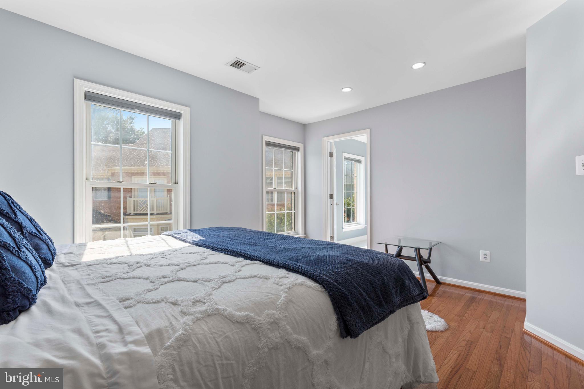 HIGHLAND OAKS - Residential Lease