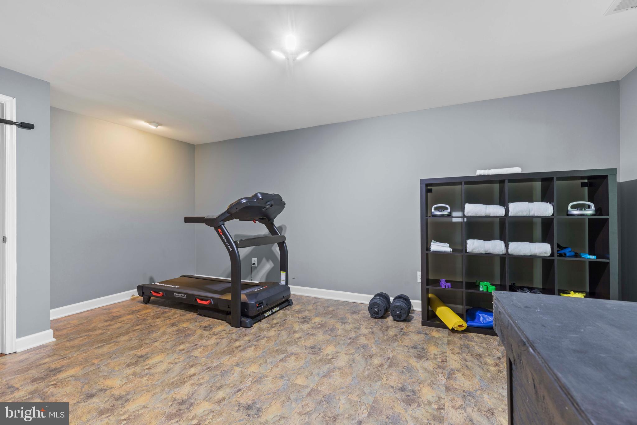 HIGHLAND OAKS - Residential Lease