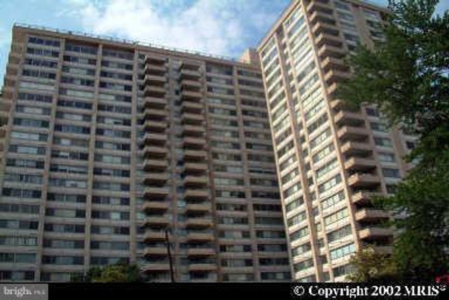 .Dramatic renovation of kitchen and bath.   Come check out the best location in town, the pool, grocery store in lobby and gracious lobby. All applications made on line.