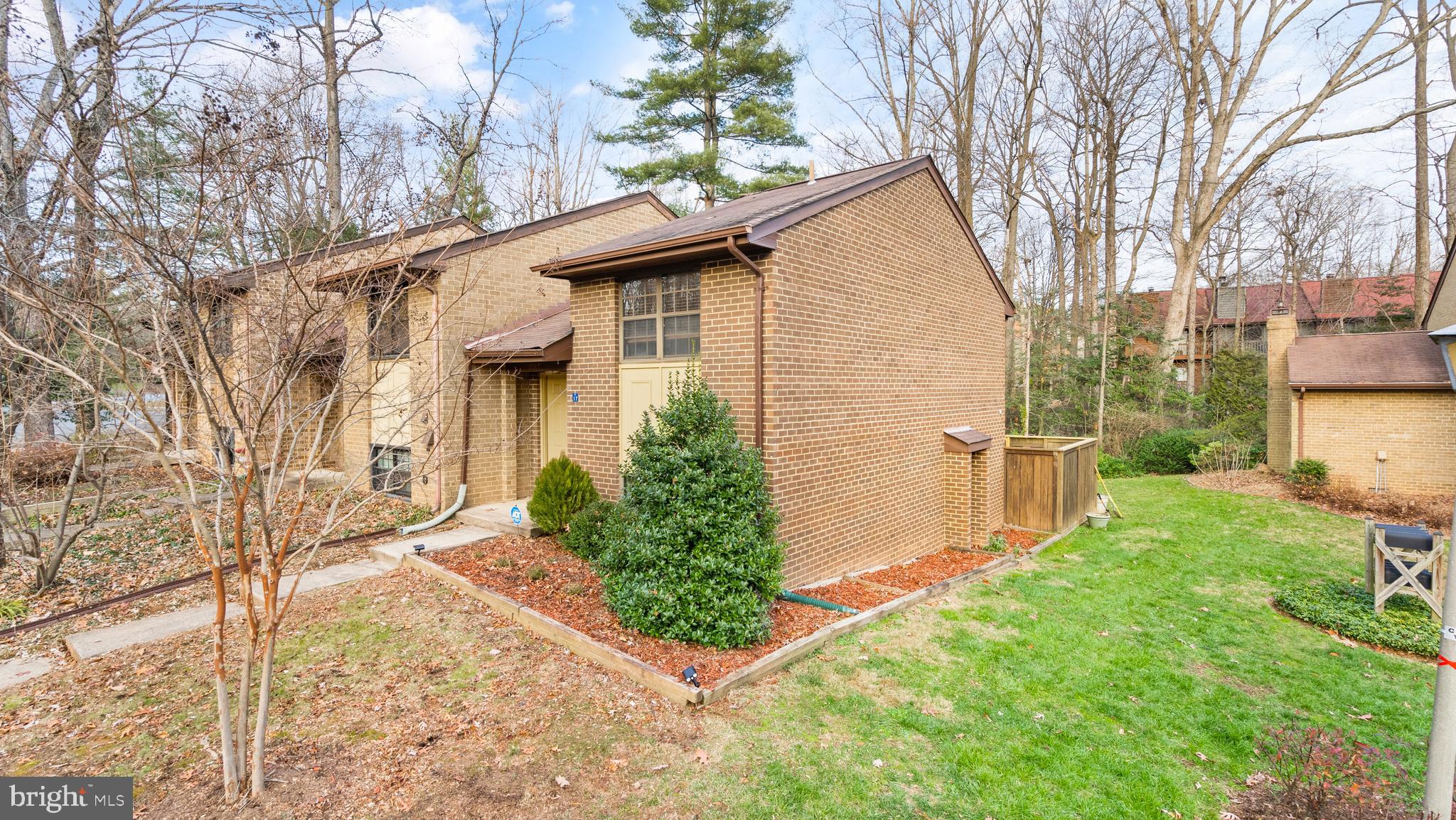 BOSTON RIDGE - Residential Lease