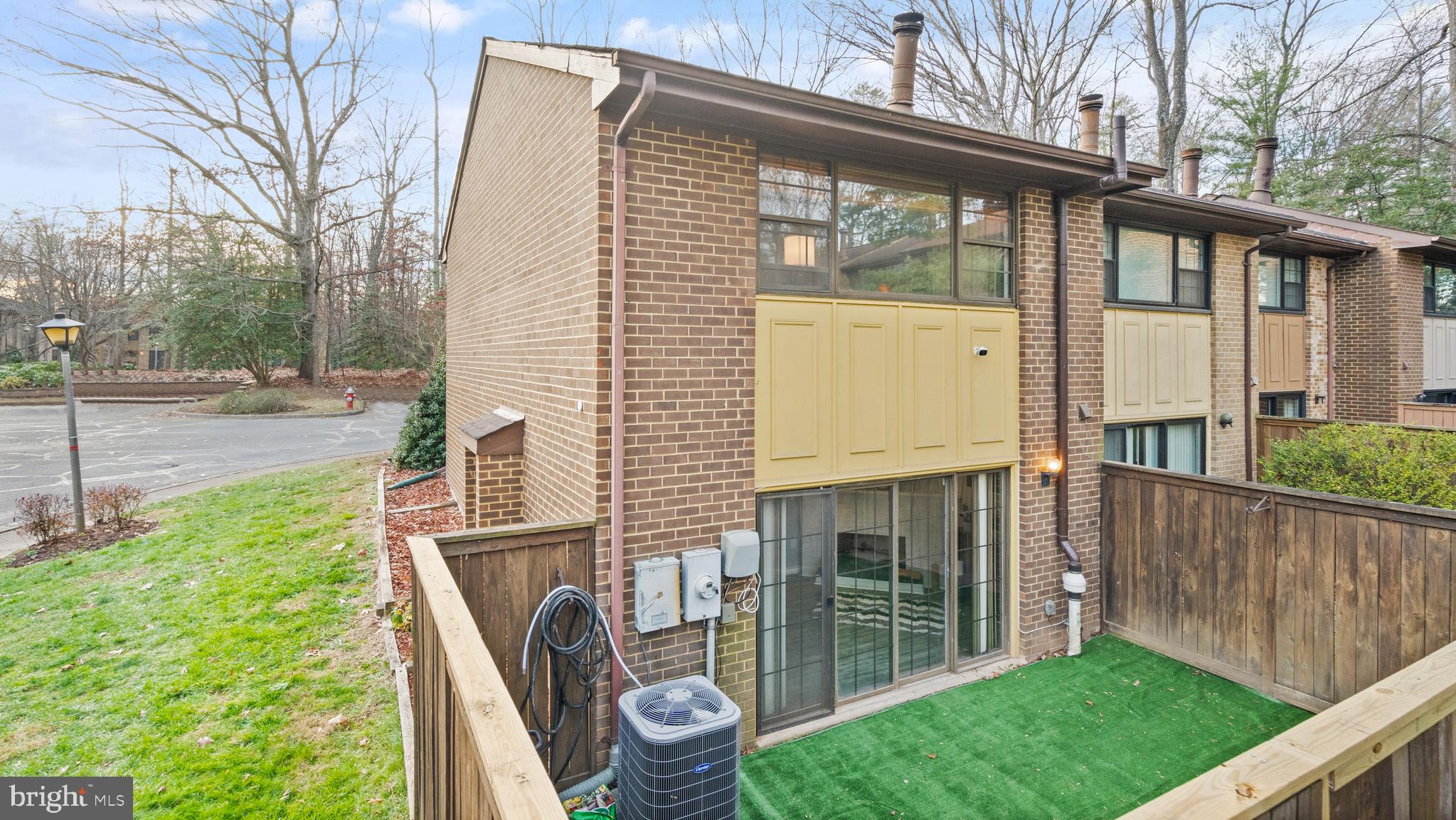 BOSTON RIDGE - Residential Lease