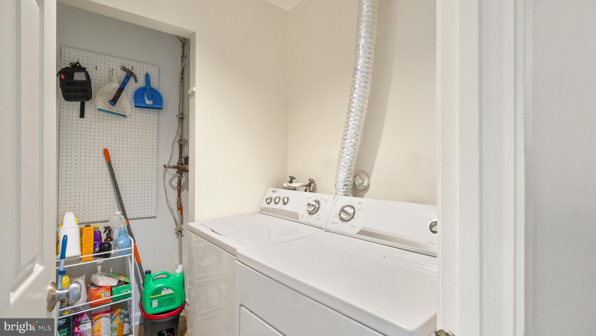BOSTON RIDGE - Residential Lease