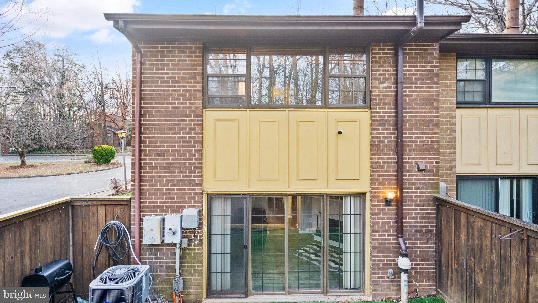 BOSTON RIDGE - Residential Lease