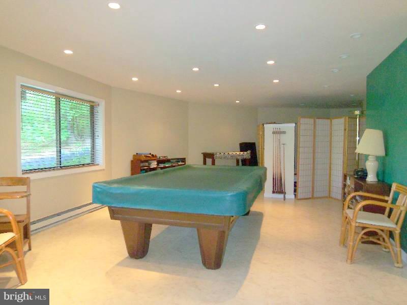 LINWOOD KNOLL - Residential