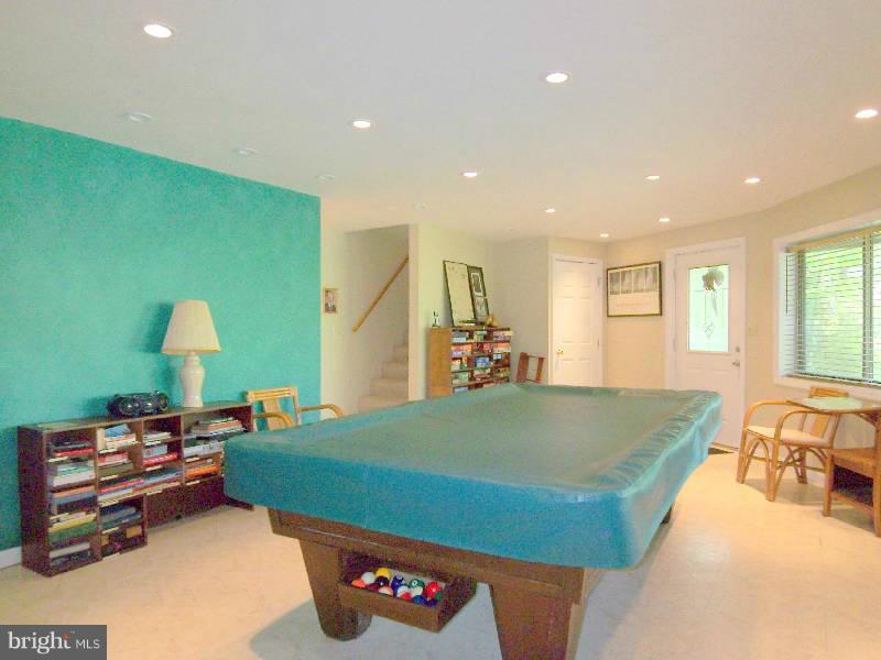 LINWOOD KNOLL - Residential