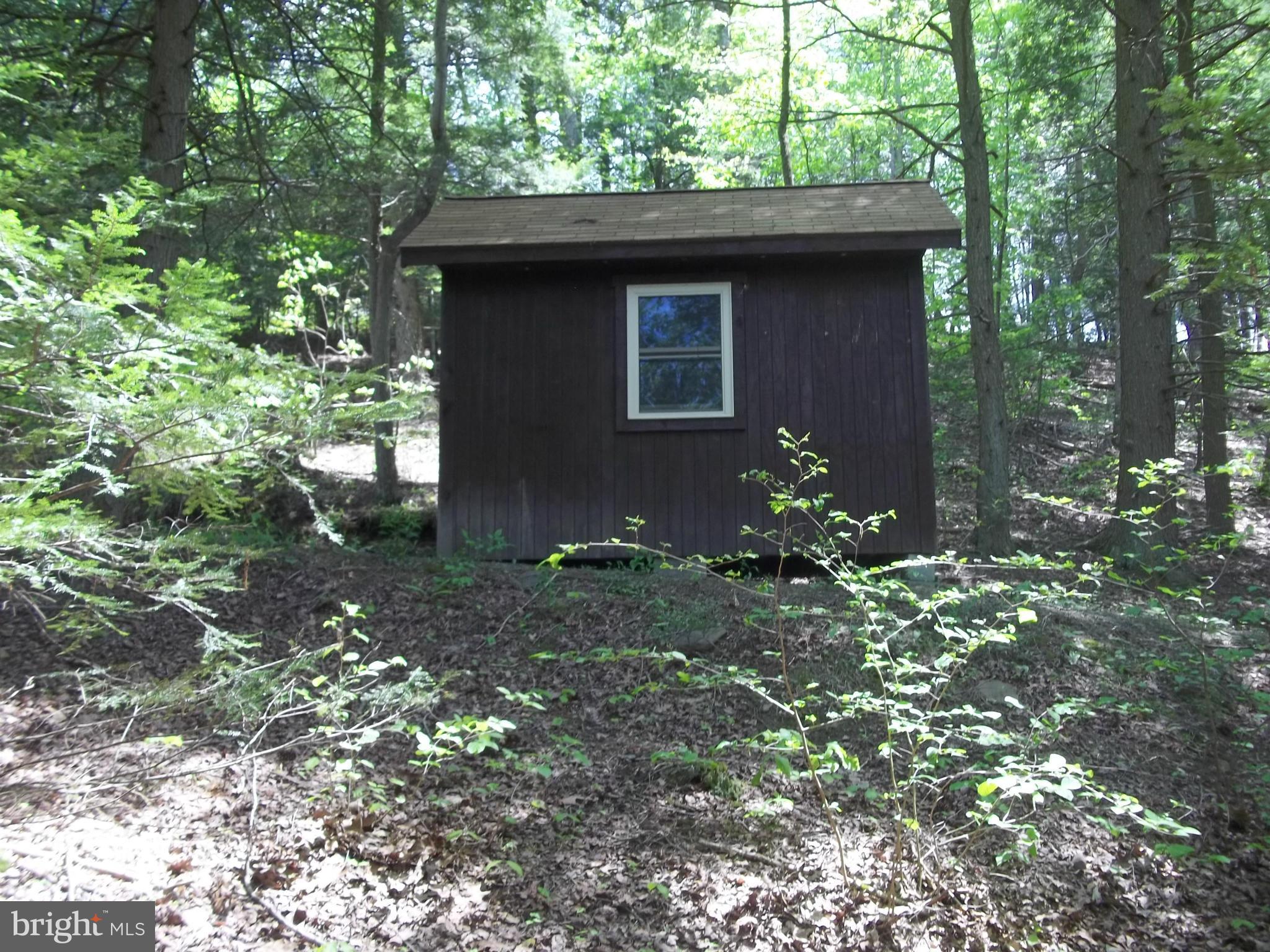 LINWOOD KNOLL - Residential