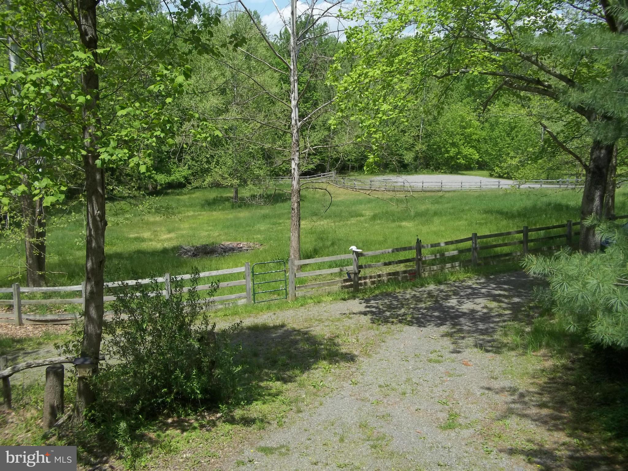 LINWOOD KNOLL - Residential