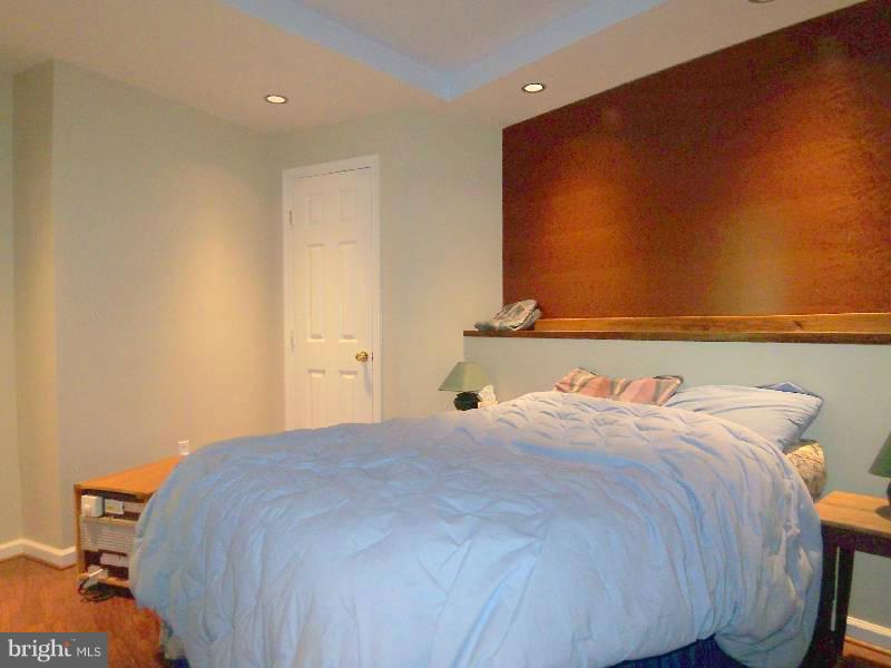 LINWOOD KNOLL - Residential