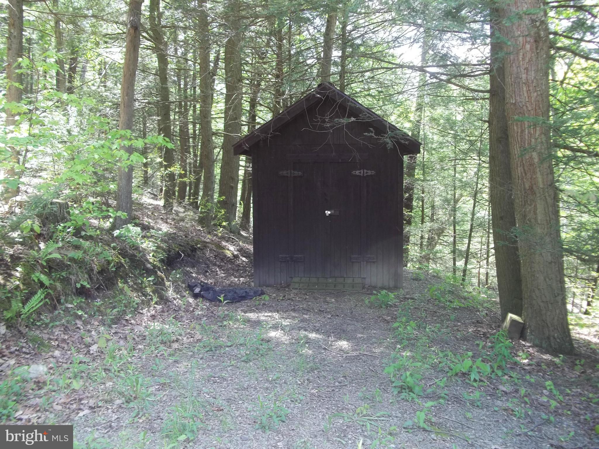 LINWOOD KNOLL - Residential